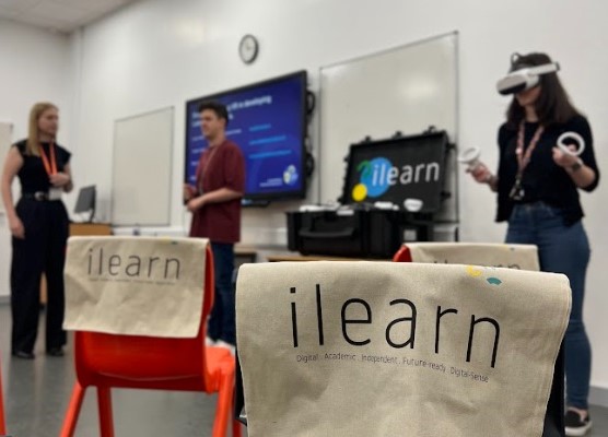 The ilearn team has been training teachers how to use Virtual Reality headsets